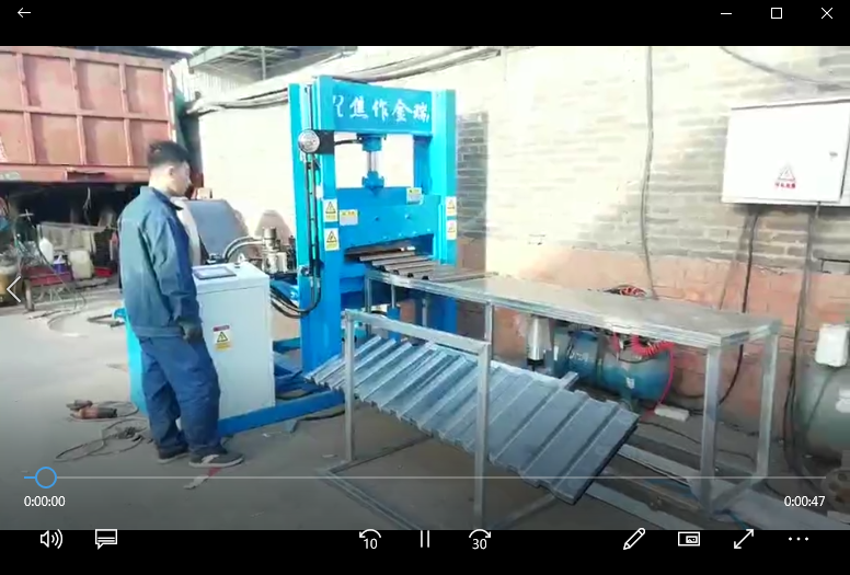 800瓦楞板自動(dòng)成型機